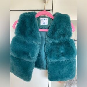 Mayoral girls faux fur vest size 6 green